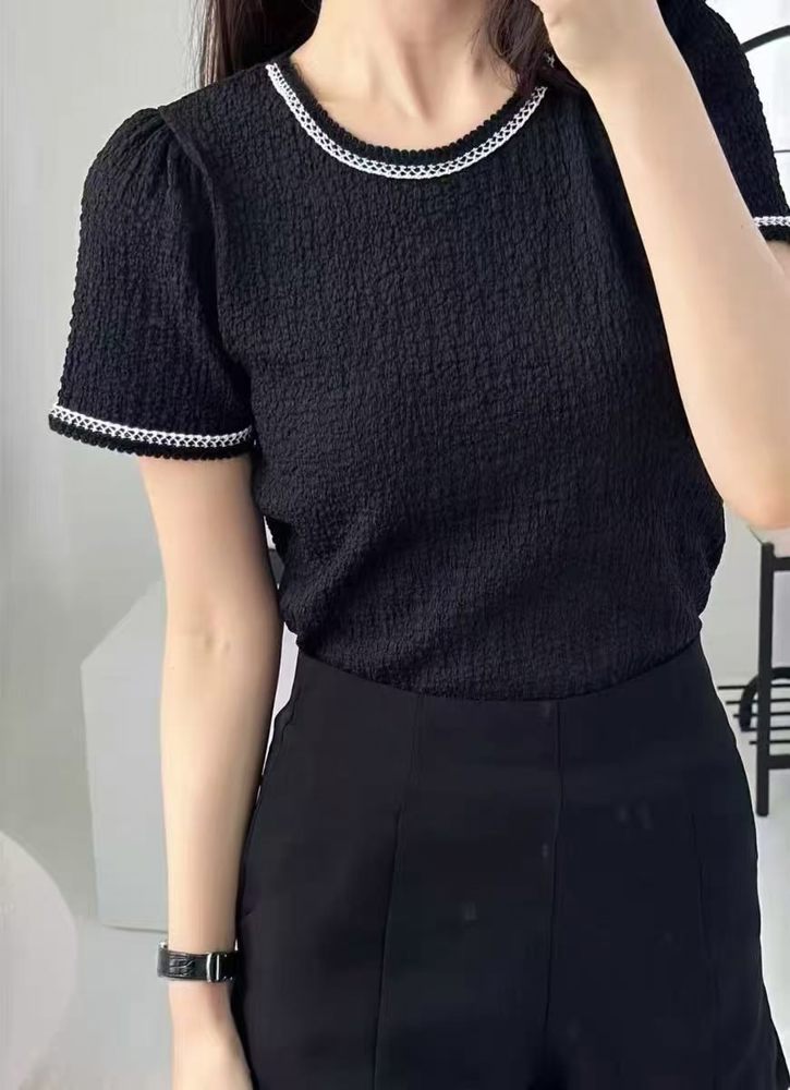 黑色