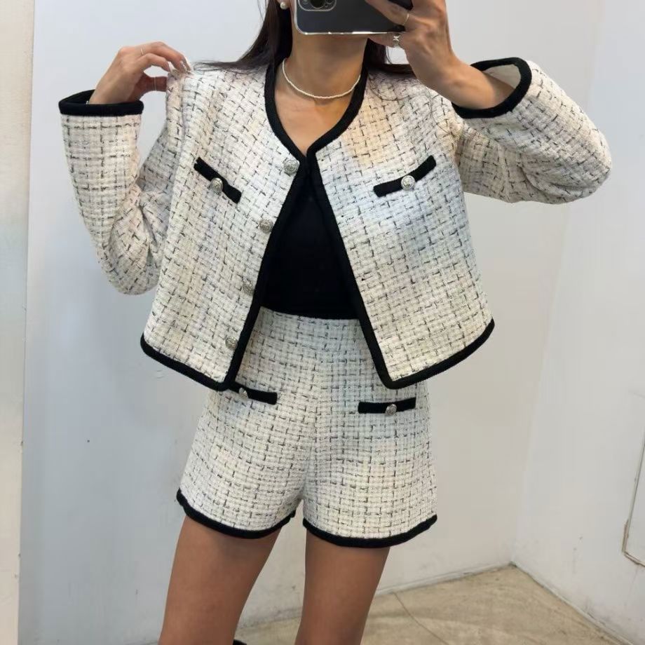 白色