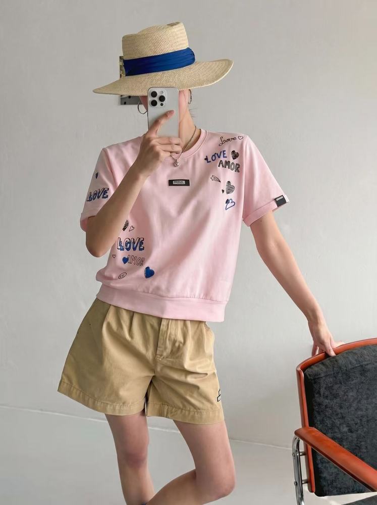 粉红色