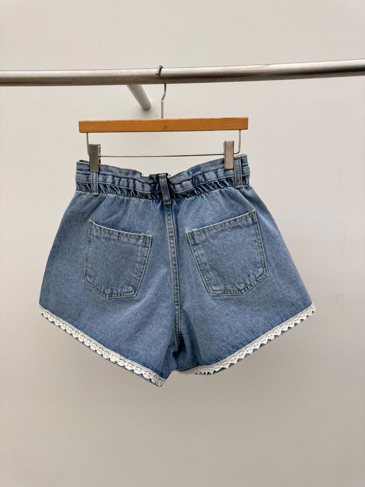 蓝色