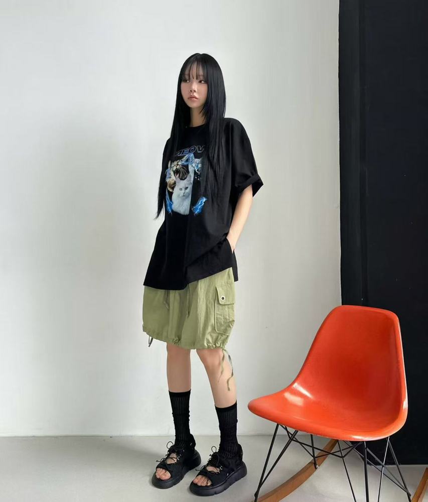 黑色