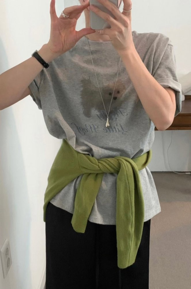 灰色