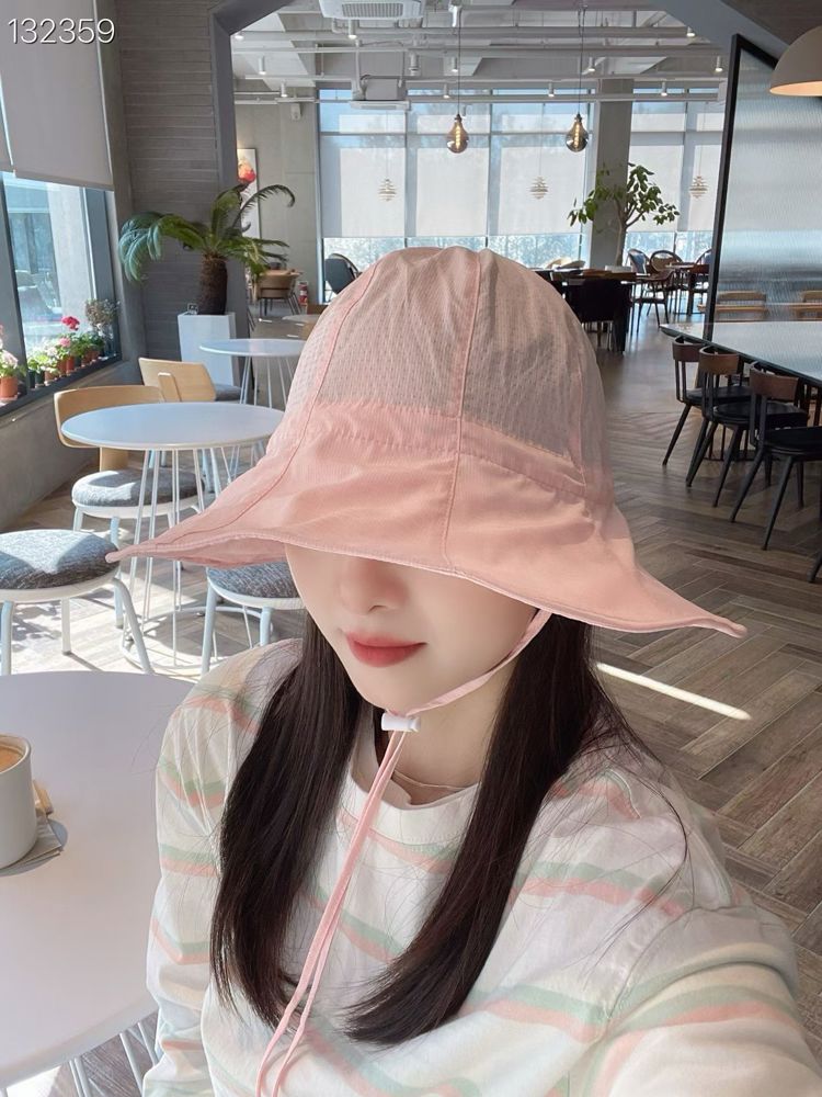 浅粉色