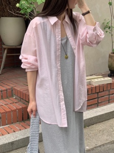 粉红色