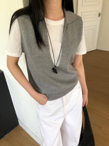 灰色