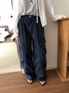 藏青色