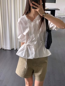 白色