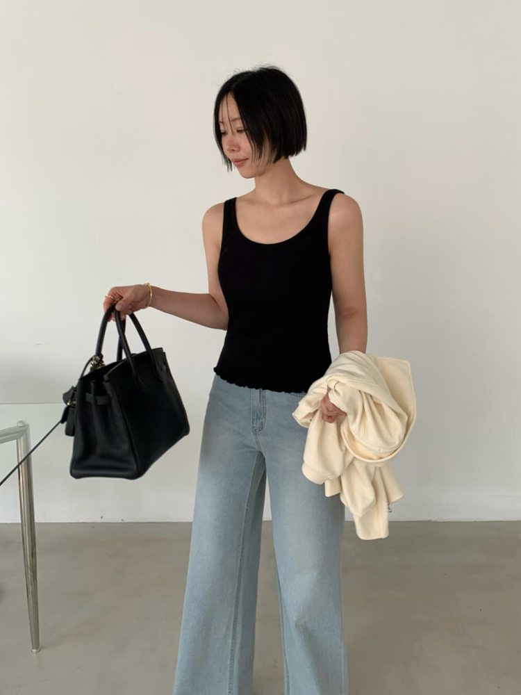 黑色