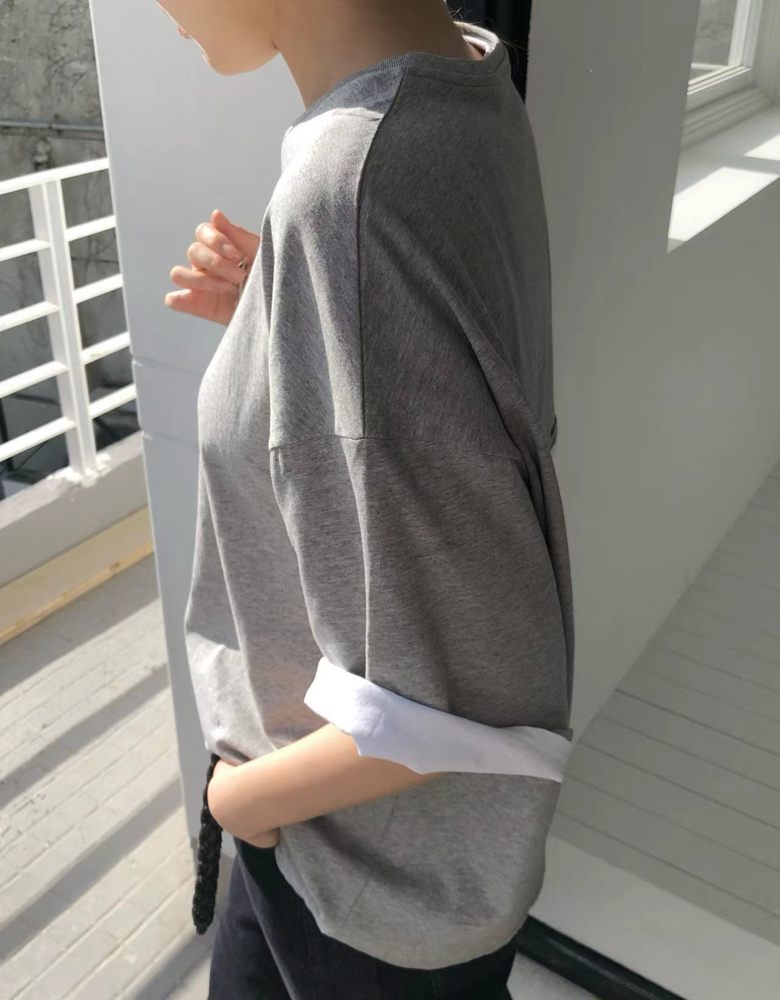 灰色