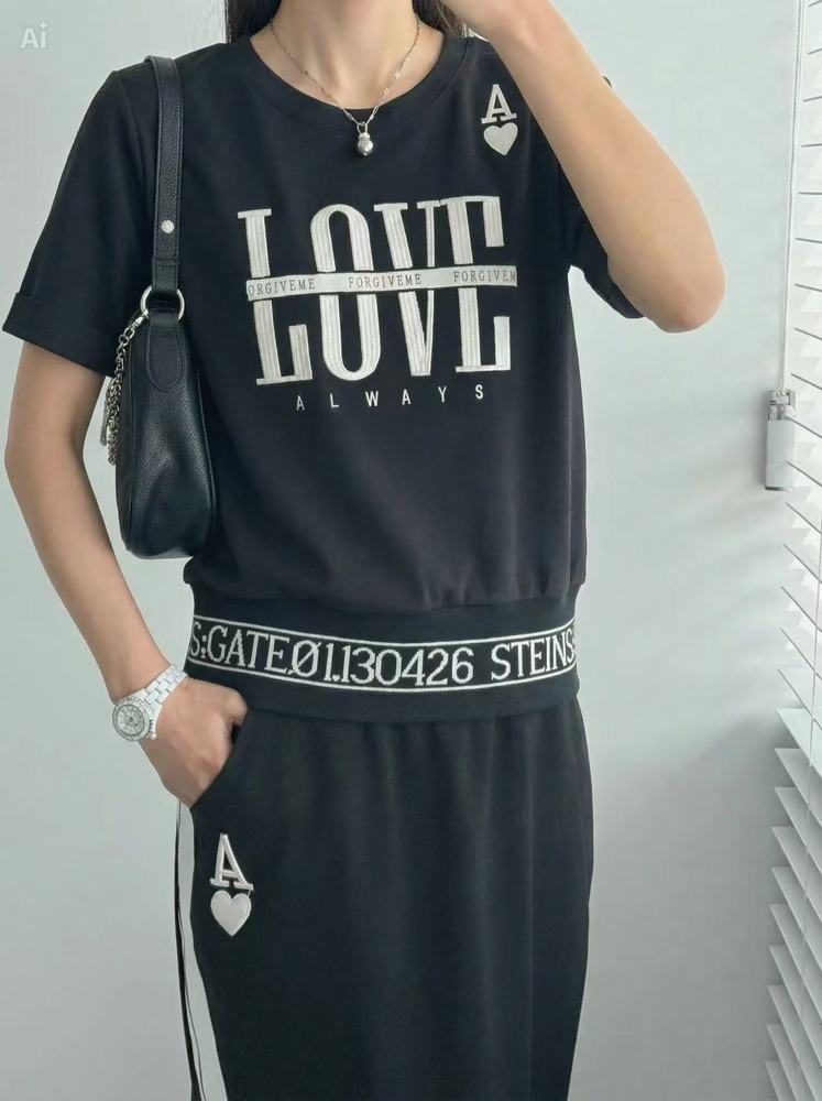 黑色