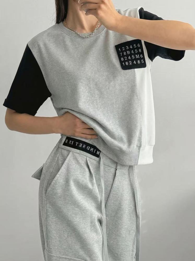 灰色