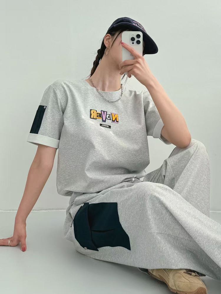 灰色
