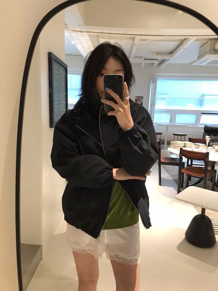 黑色