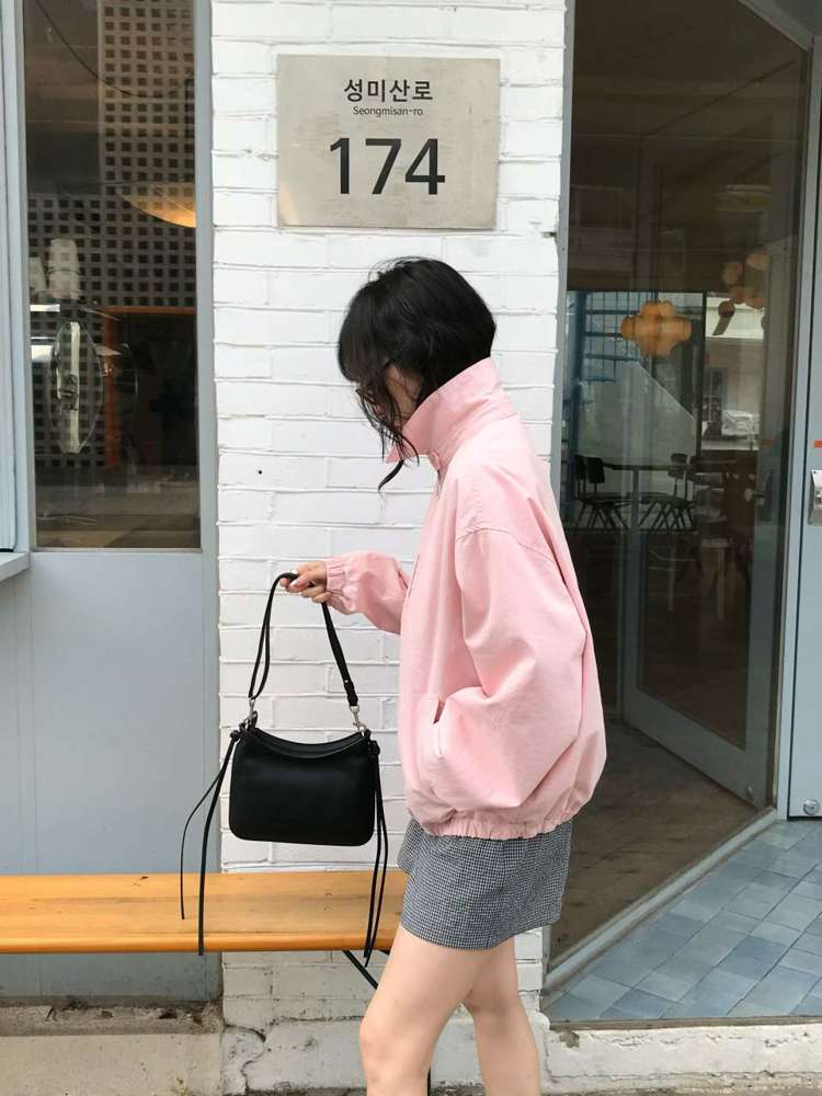 浅粉色