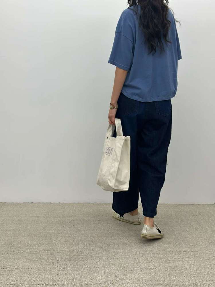 藏蓝色
