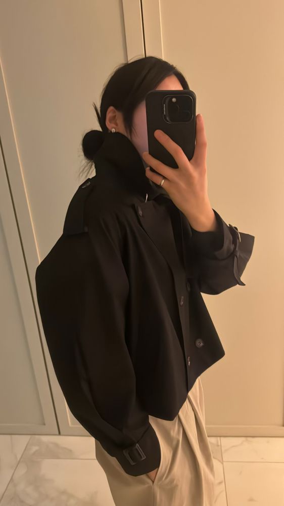 黑色