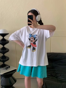 白色