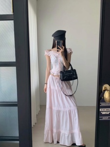 粉红色