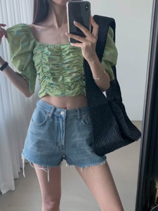 绿色