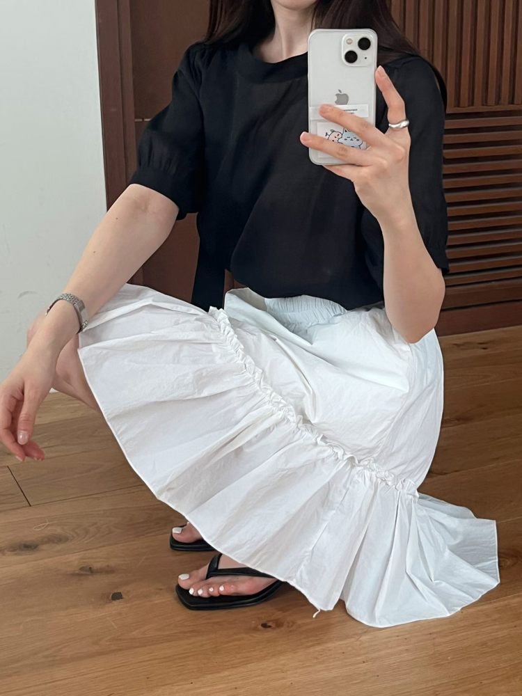 黑色