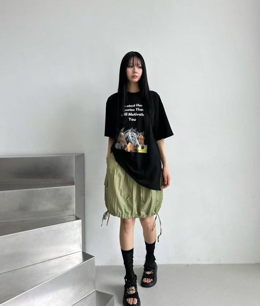 黑色