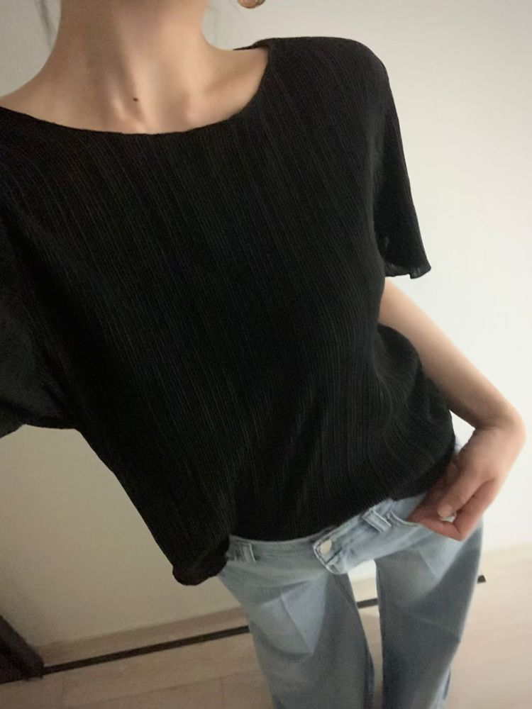 黑色