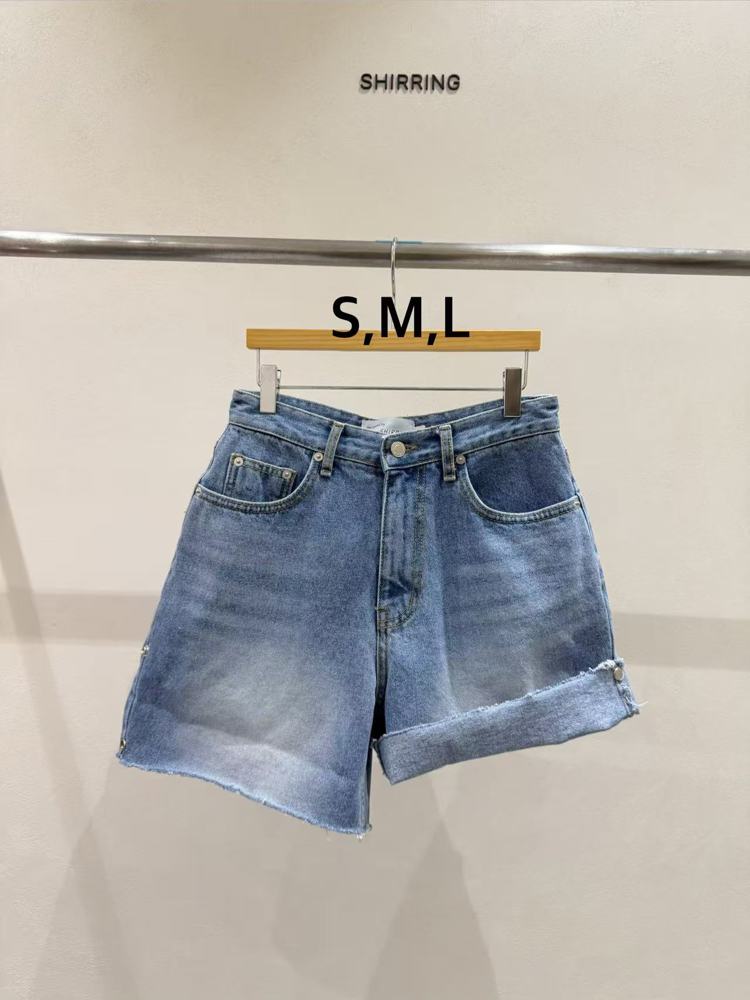 蓝色