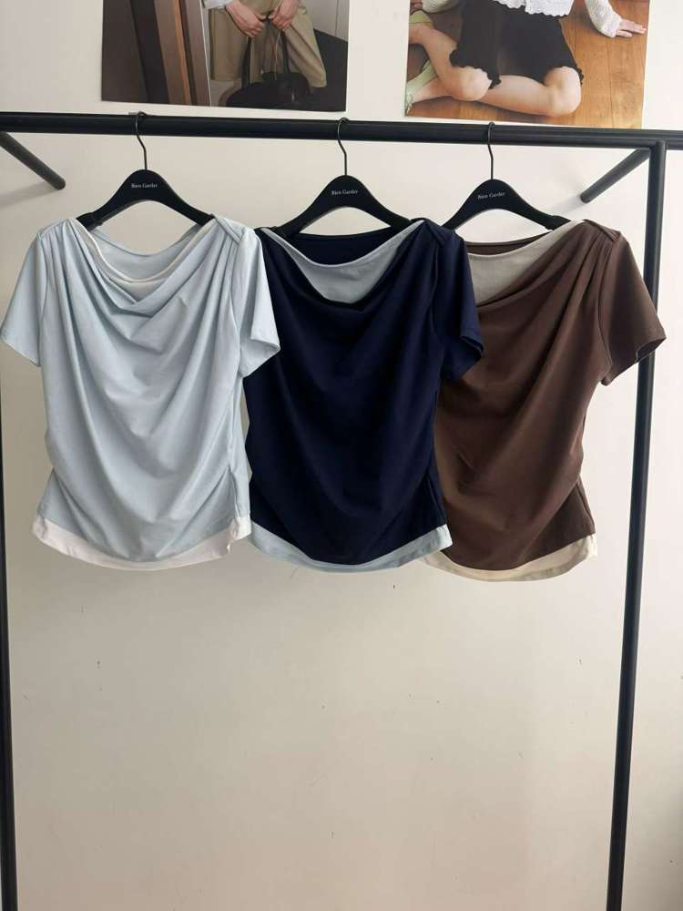 深蓝色