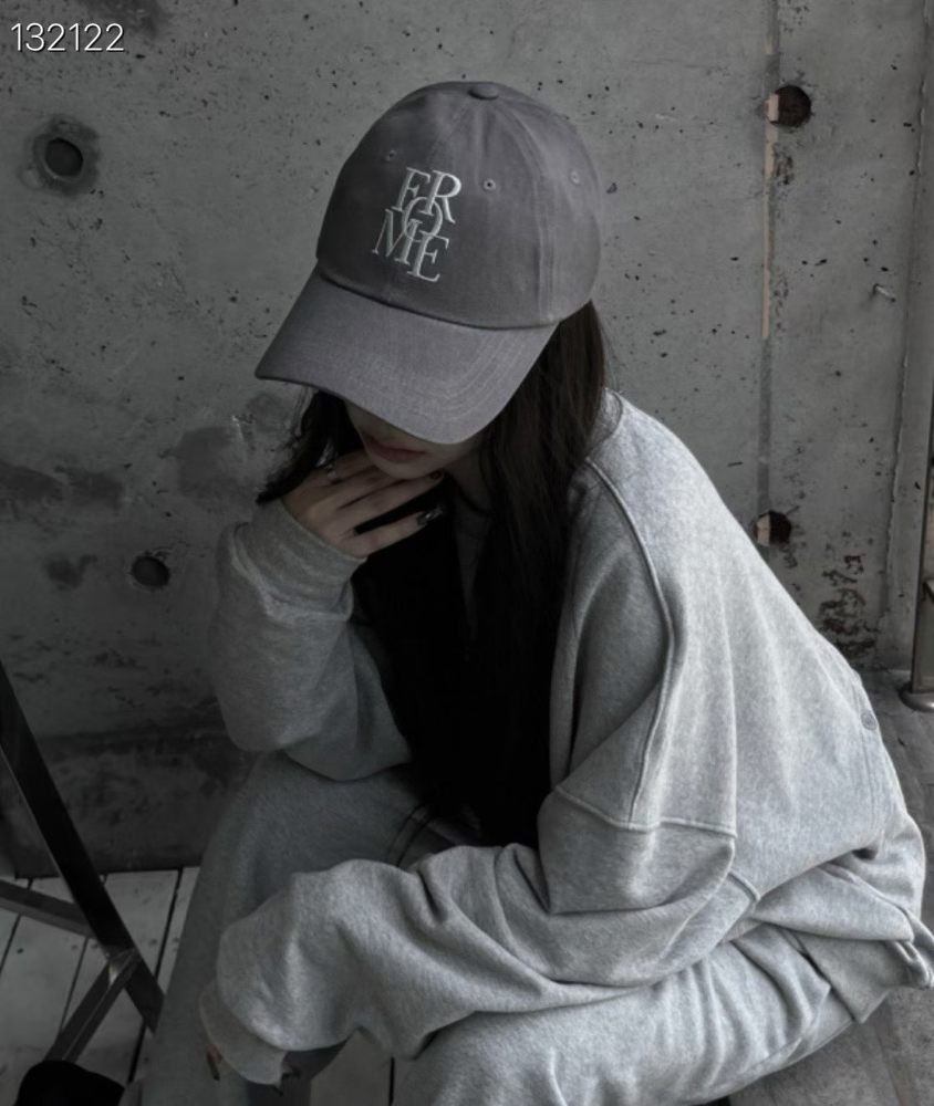 灰色