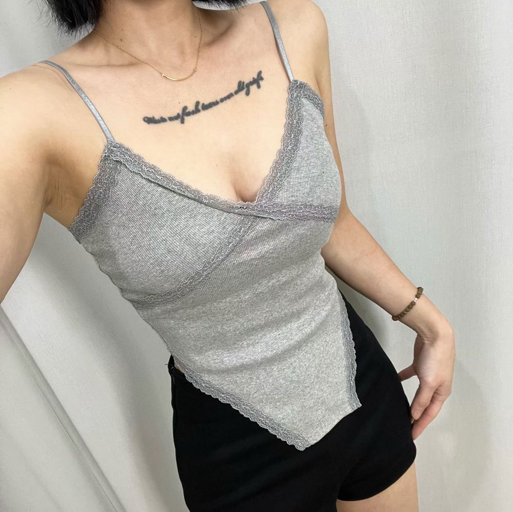 灰色
