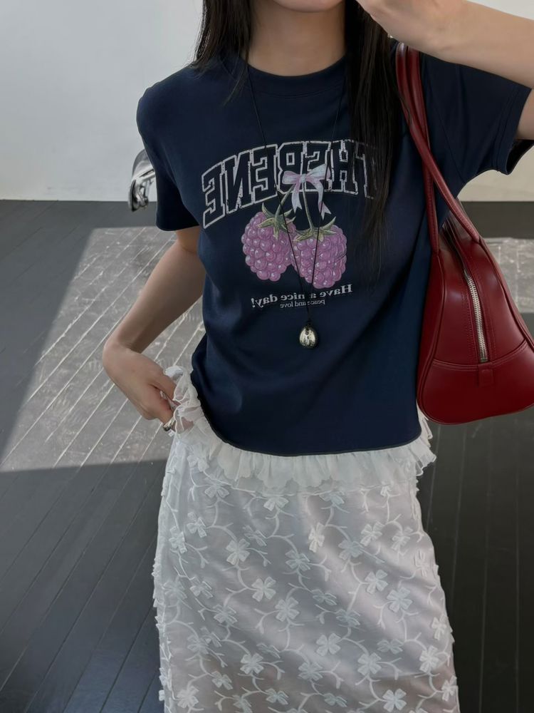 深蓝色