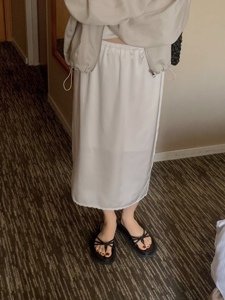 白色