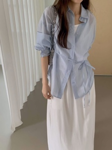 蓝色