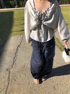 灰色