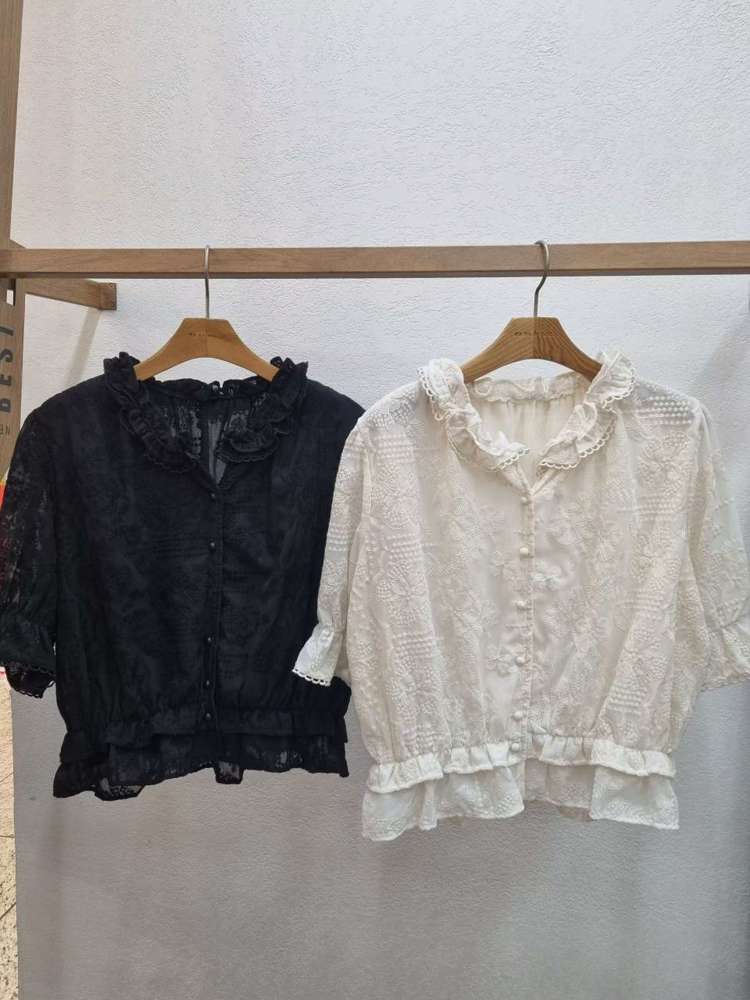 黑色