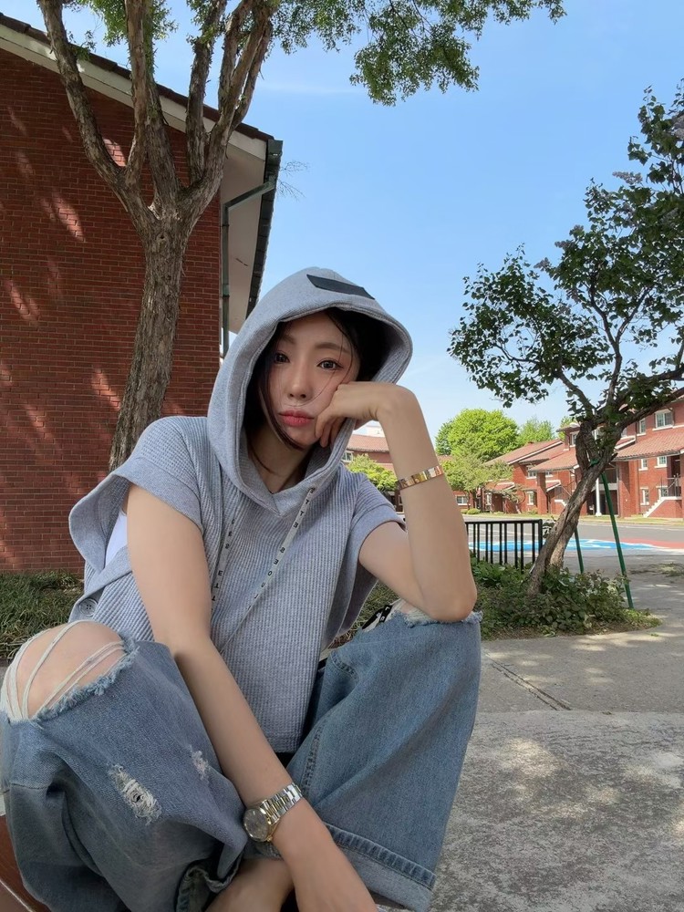 灰色