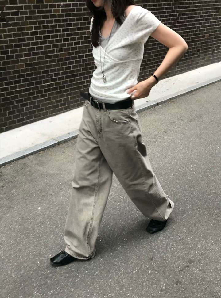 卡其色