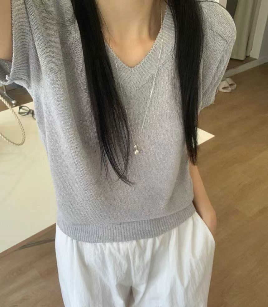 灰色
