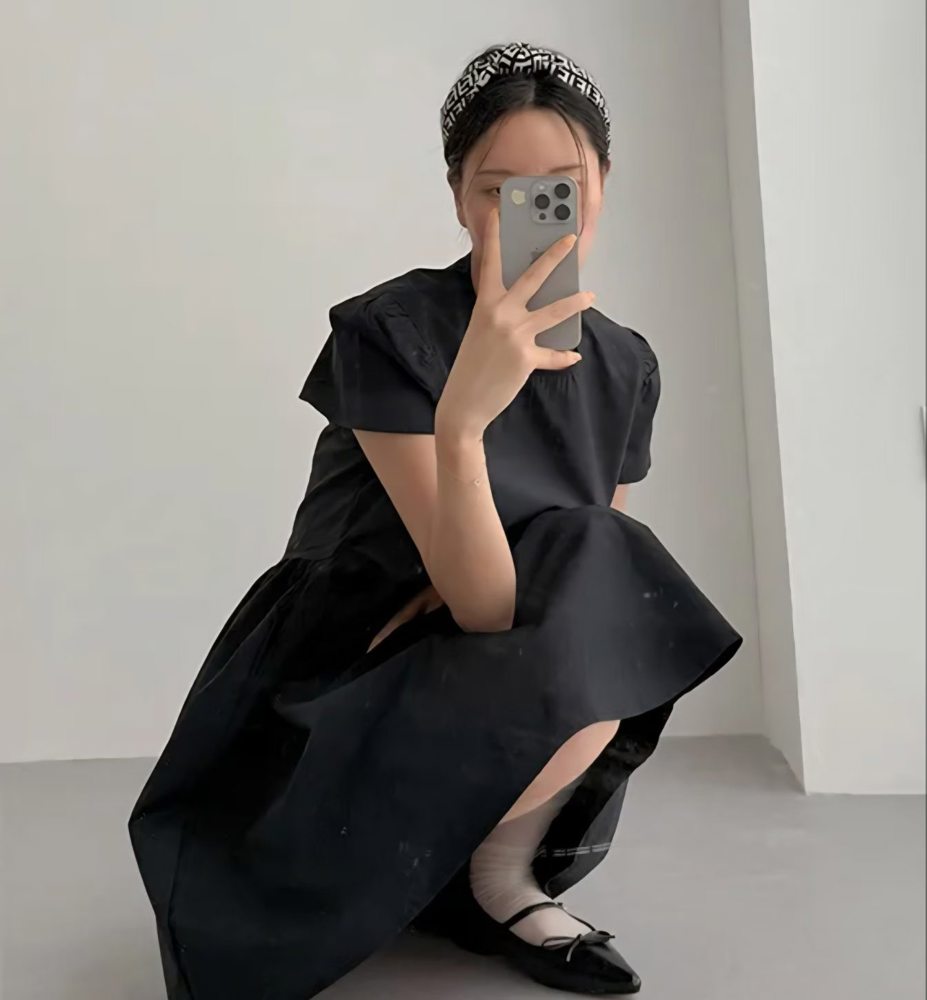 黑色