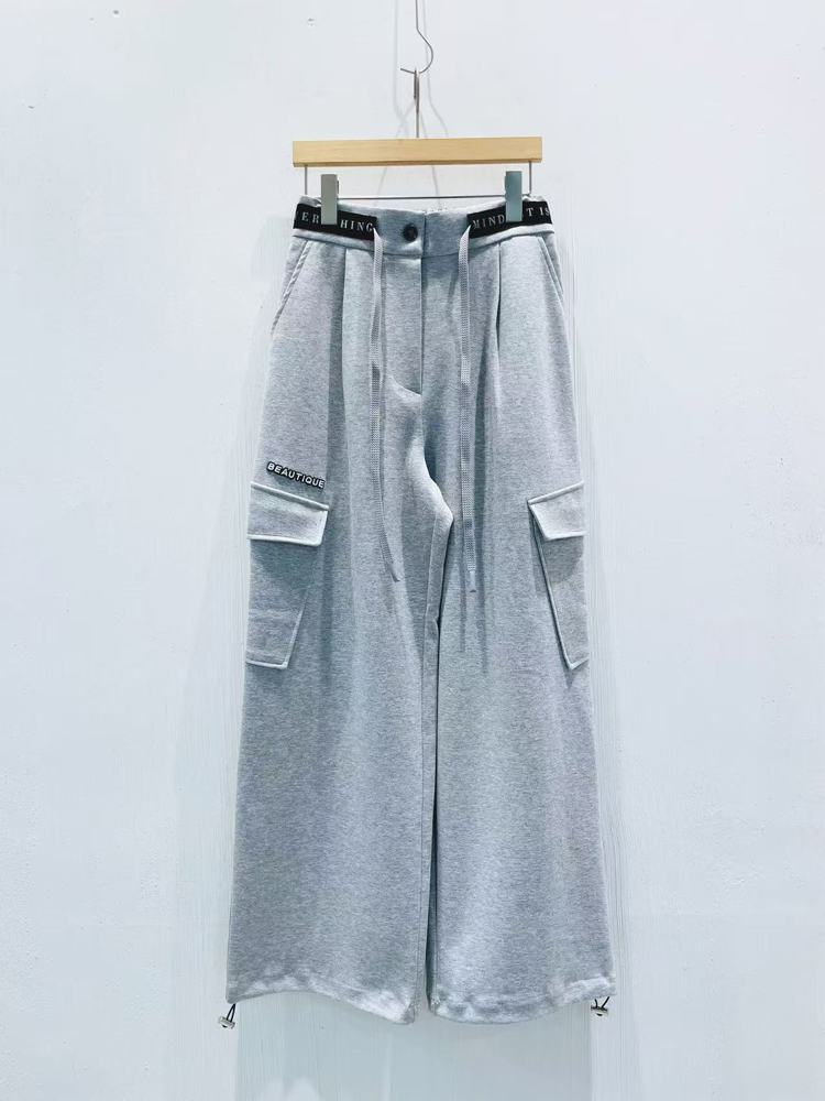 灰色