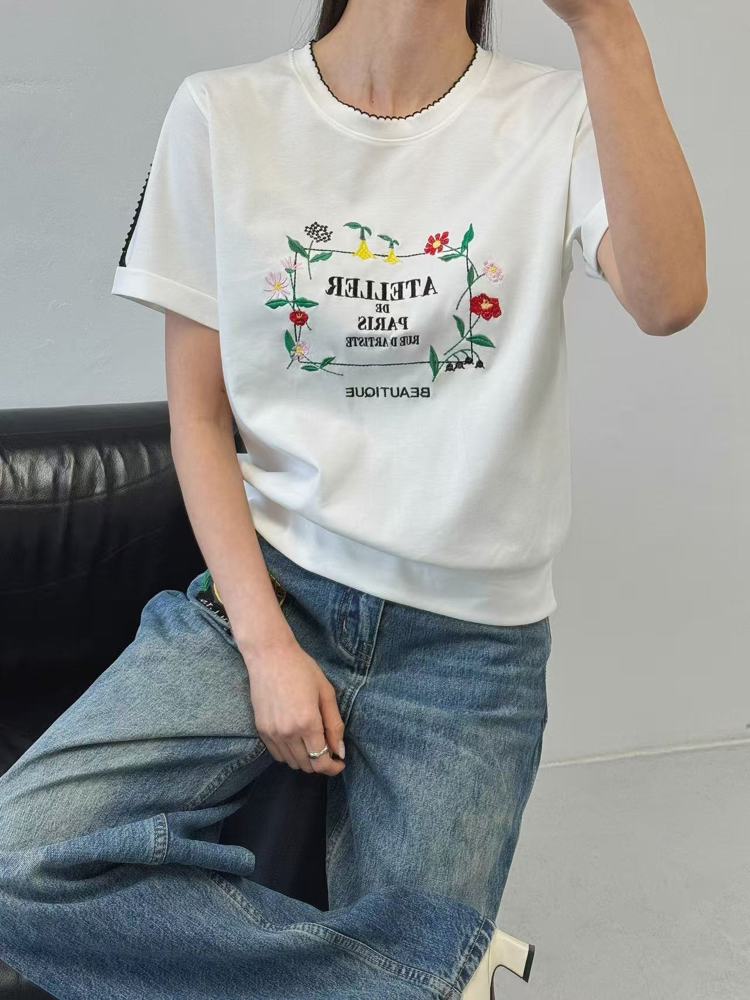 白色