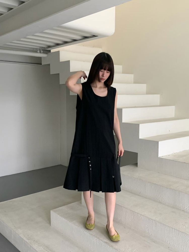 黑色