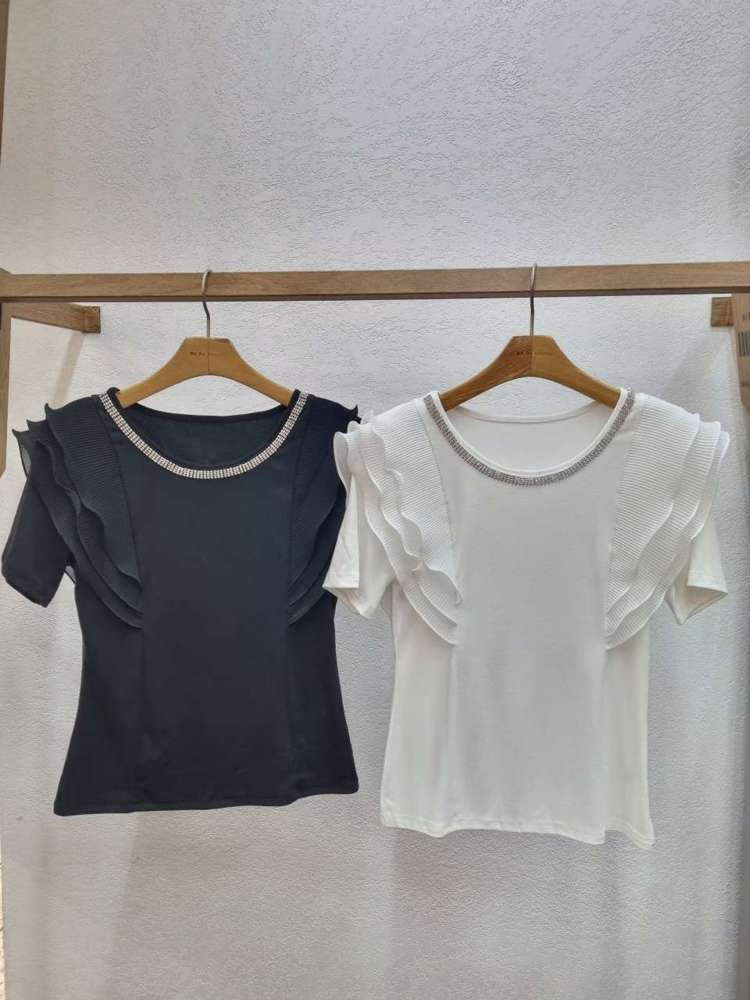 黑色