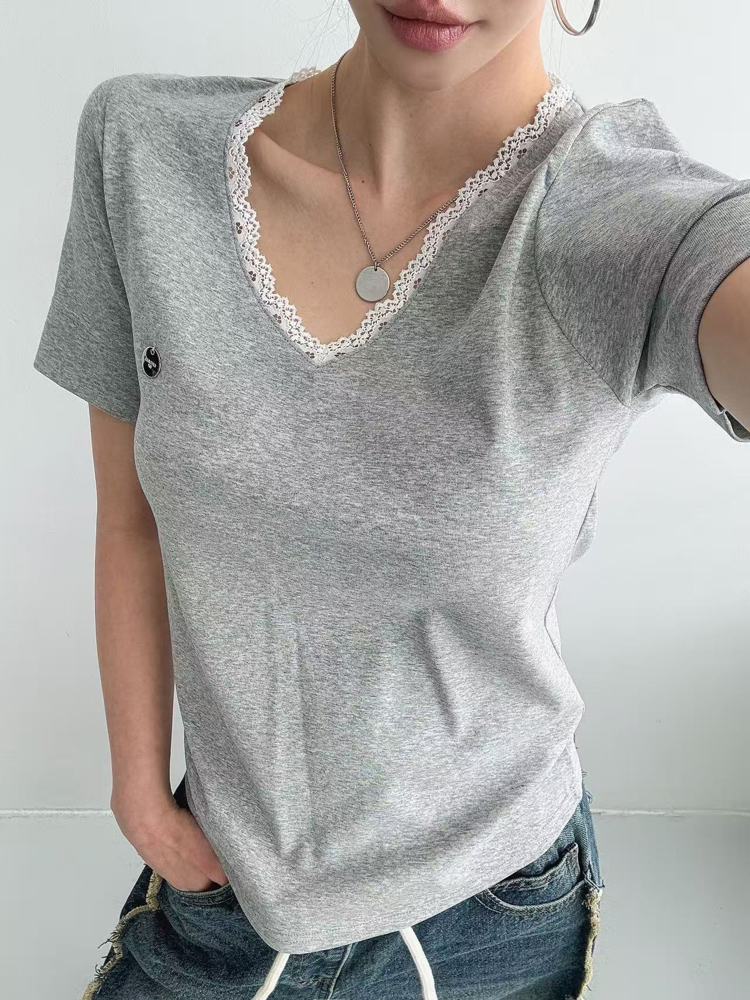 灰色