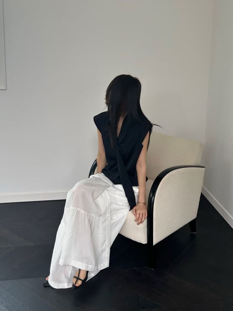黑色