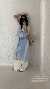 蓝色