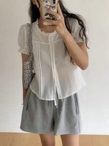 白色