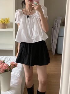 白色