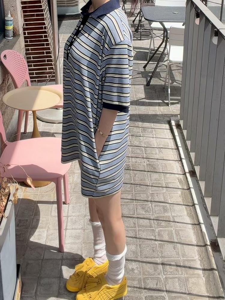 灰色