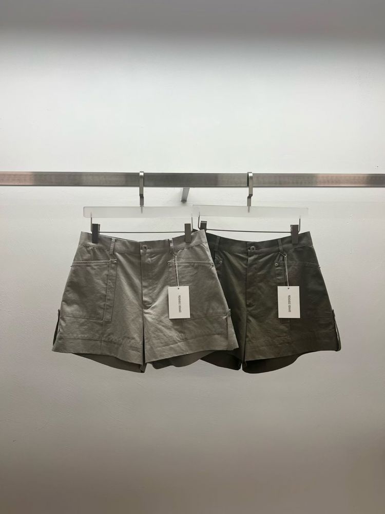 灰色